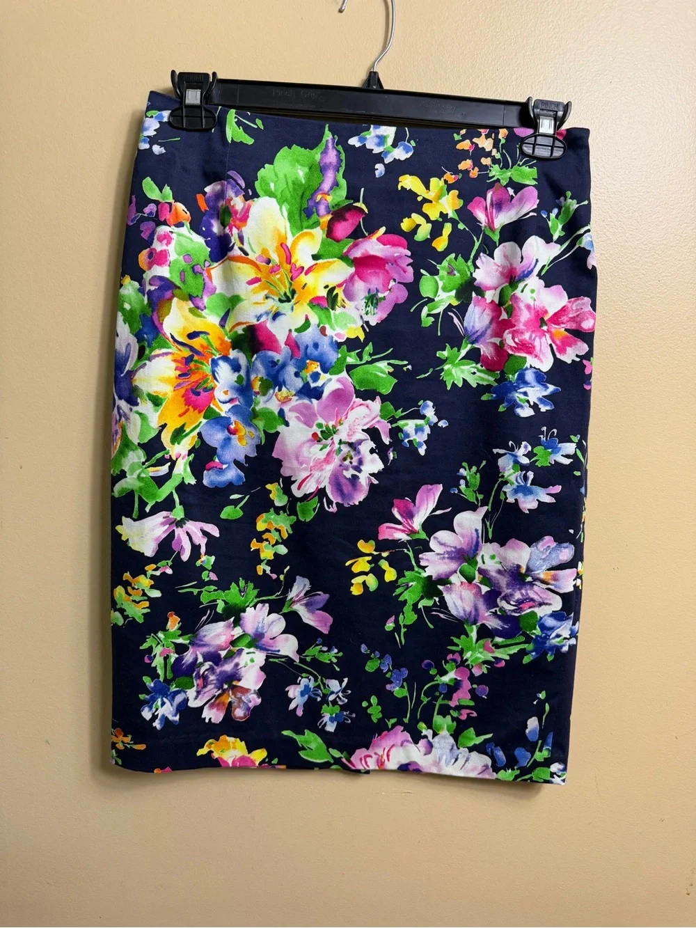 Lauren, Ralph Lauren navy blue floral pencil skirt. Size 4.